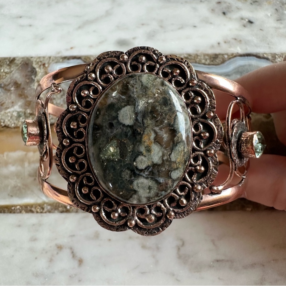 2144 Vintage-Inspired Copper and Stone Bracelet